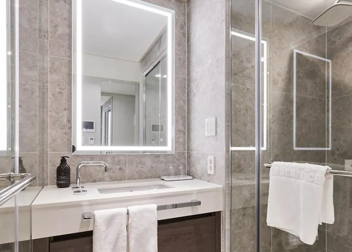 Newcz Centum Отель 4*